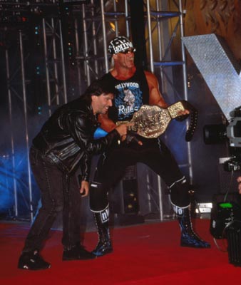 Hogan Pretends To Be Hendrix